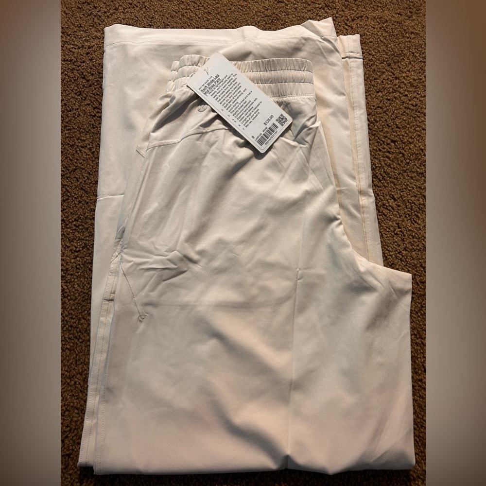 Lululemon wide leg mid rise pants size 8